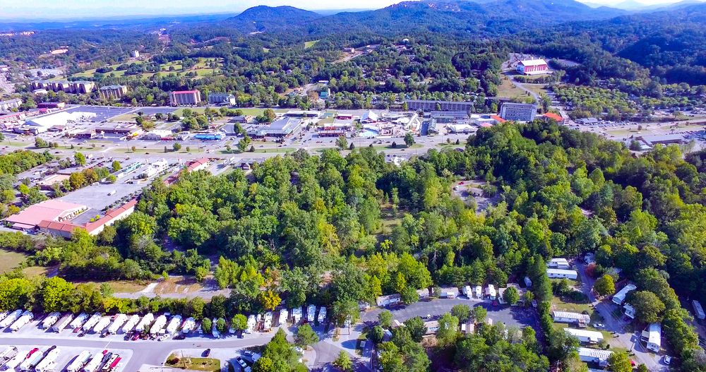 4020 Parkway , Pigeon Forge, TN 37863